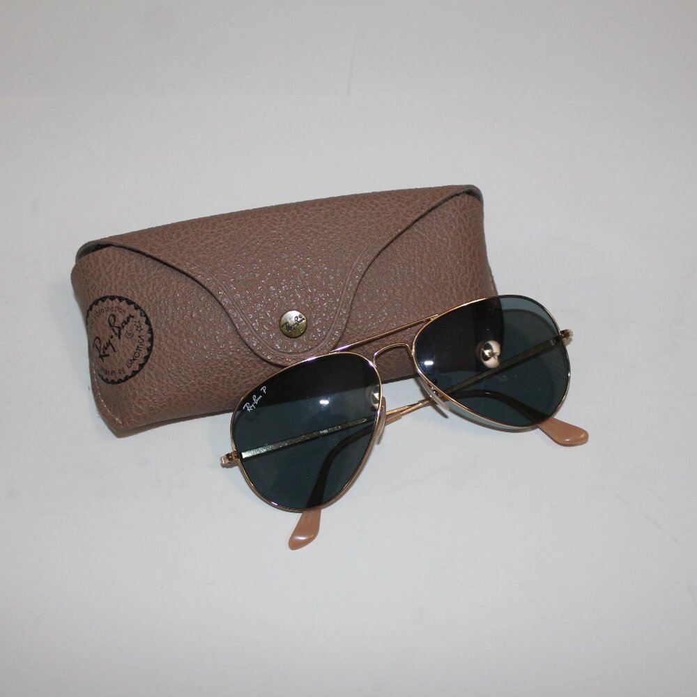 Ray Ban Aviators - Picture 2 of 6